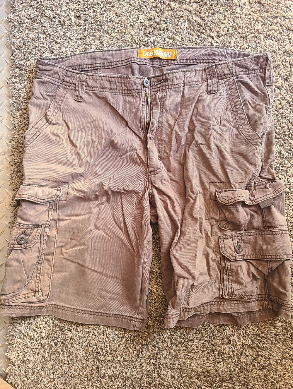 Lee Tan Cargo Shorts with Multiple Pockets